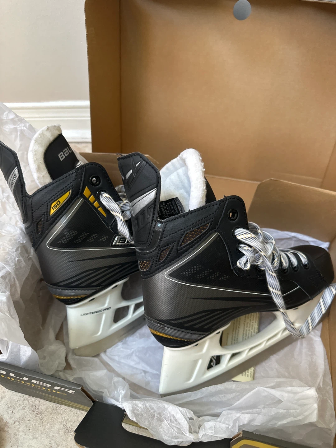 Bauer Supreme 150 Hockey Skates - Size 2.0