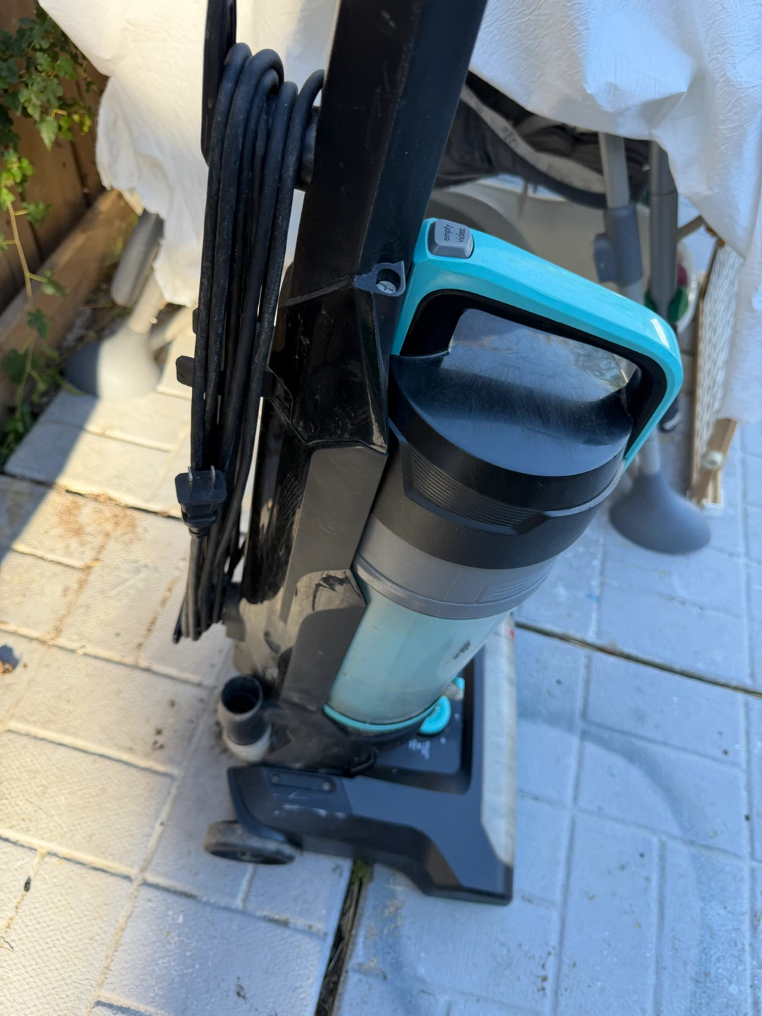 Bissell PowerForce Bagless Upright Vacuum - photo 2