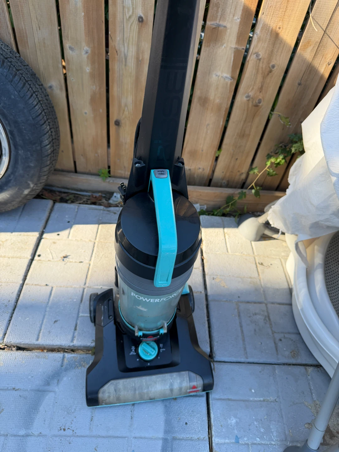 Bissell PowerForce Bagless Upright Vacuum - photo 5