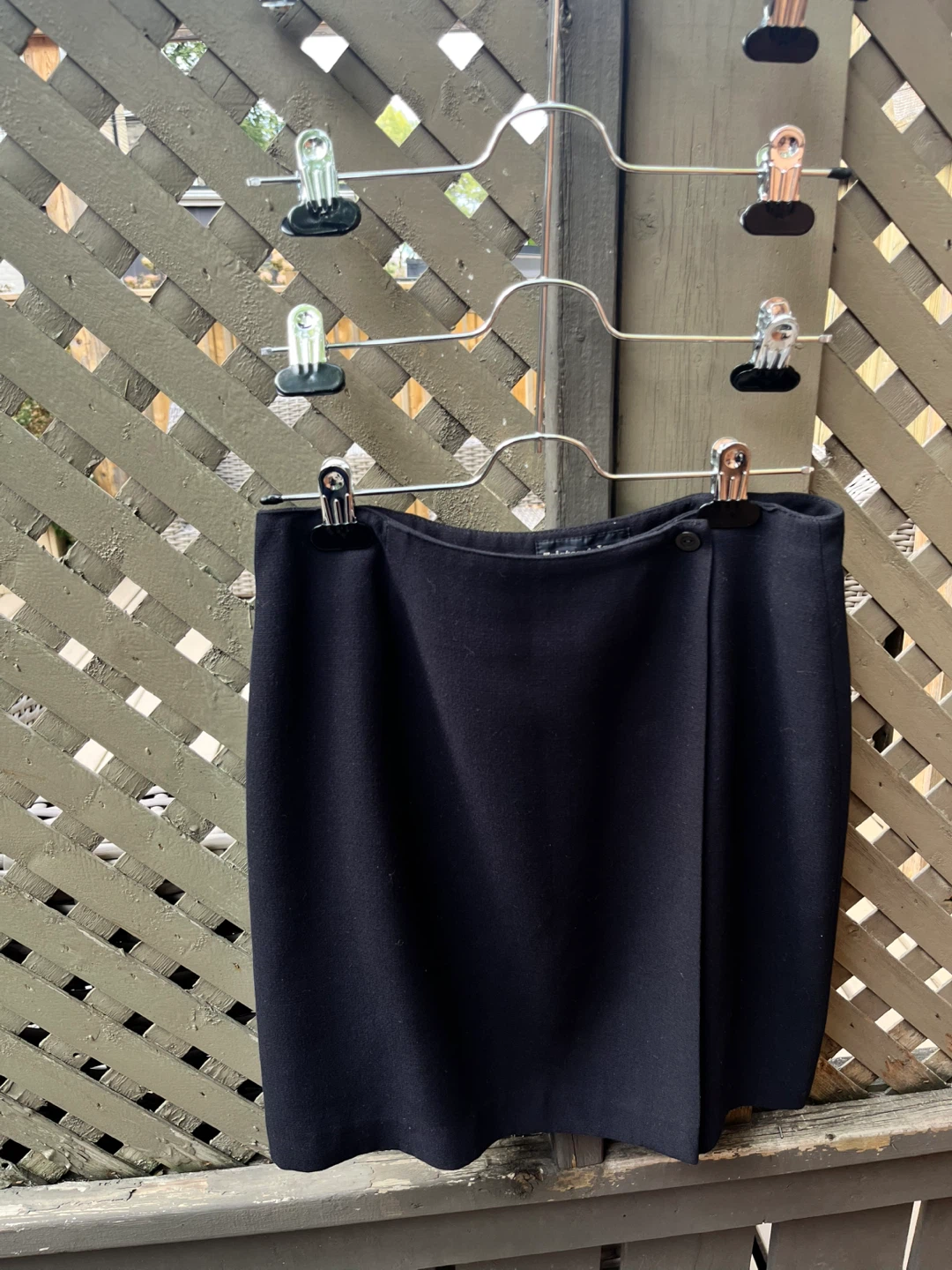 Black short pencil skirt