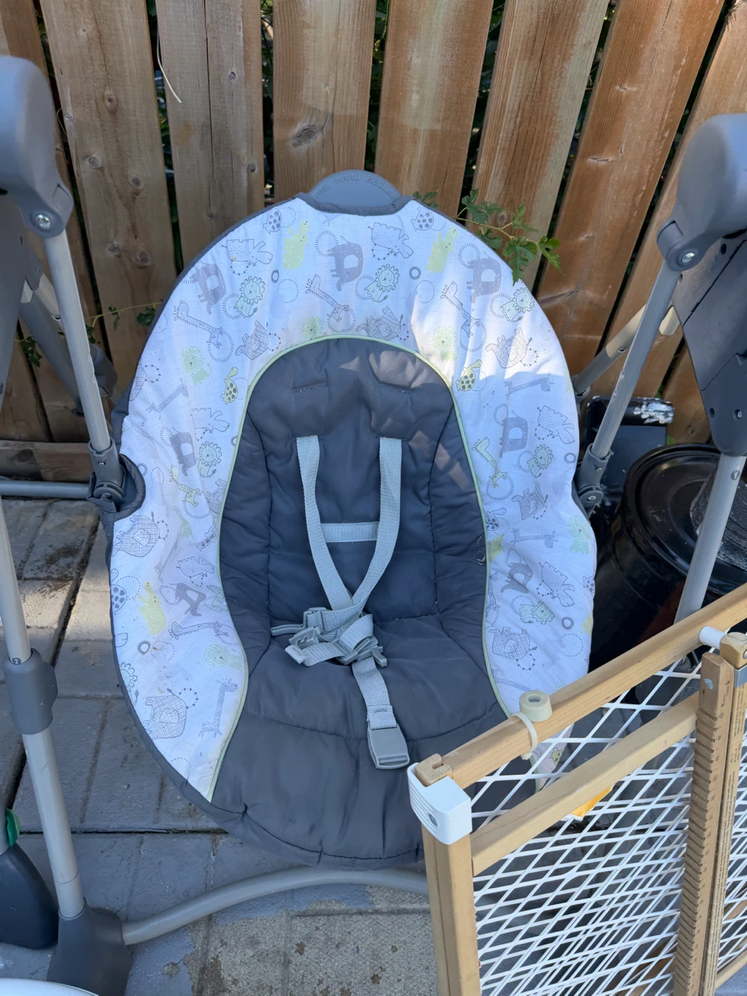 Baby stuff- Graco High Chair and Baby Swing- gat- bath - photo 4