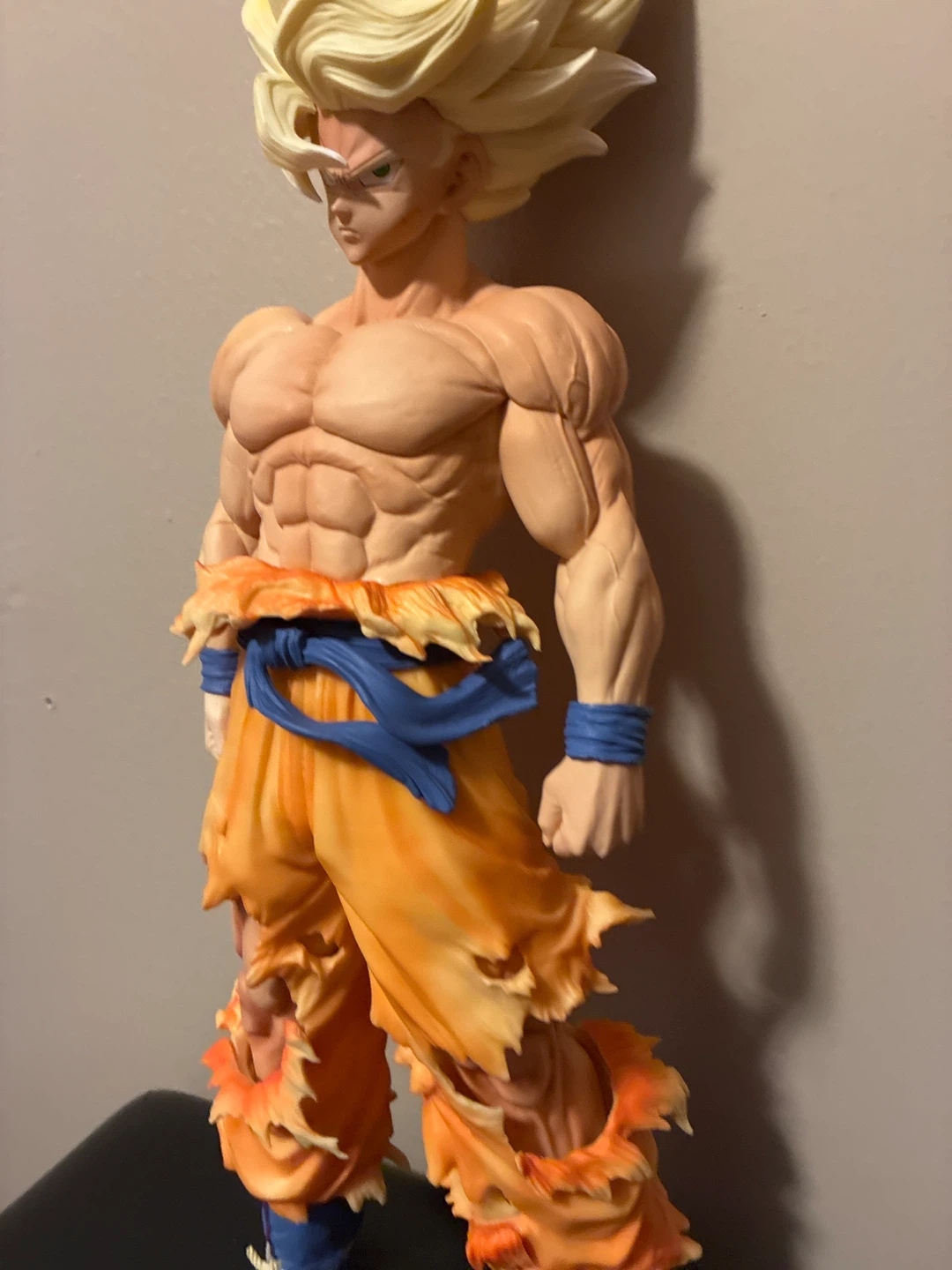 Dragon Ball Z Super Saiyan Goku Figure - photo 2