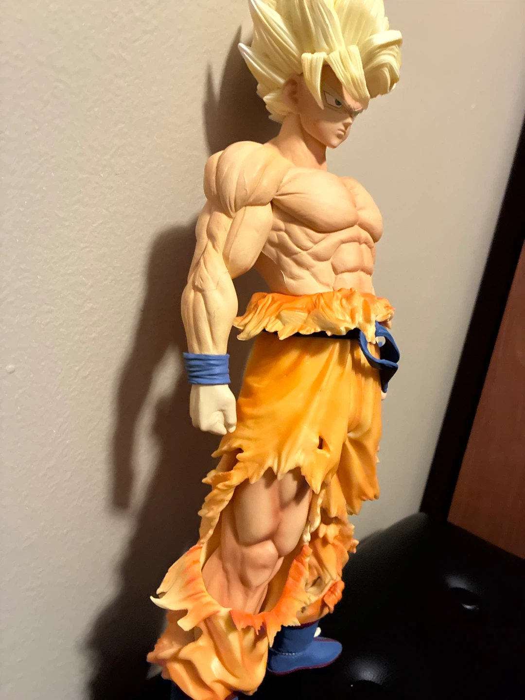 Dragon Ball Z Super Saiyan Goku Figure - photo 3
