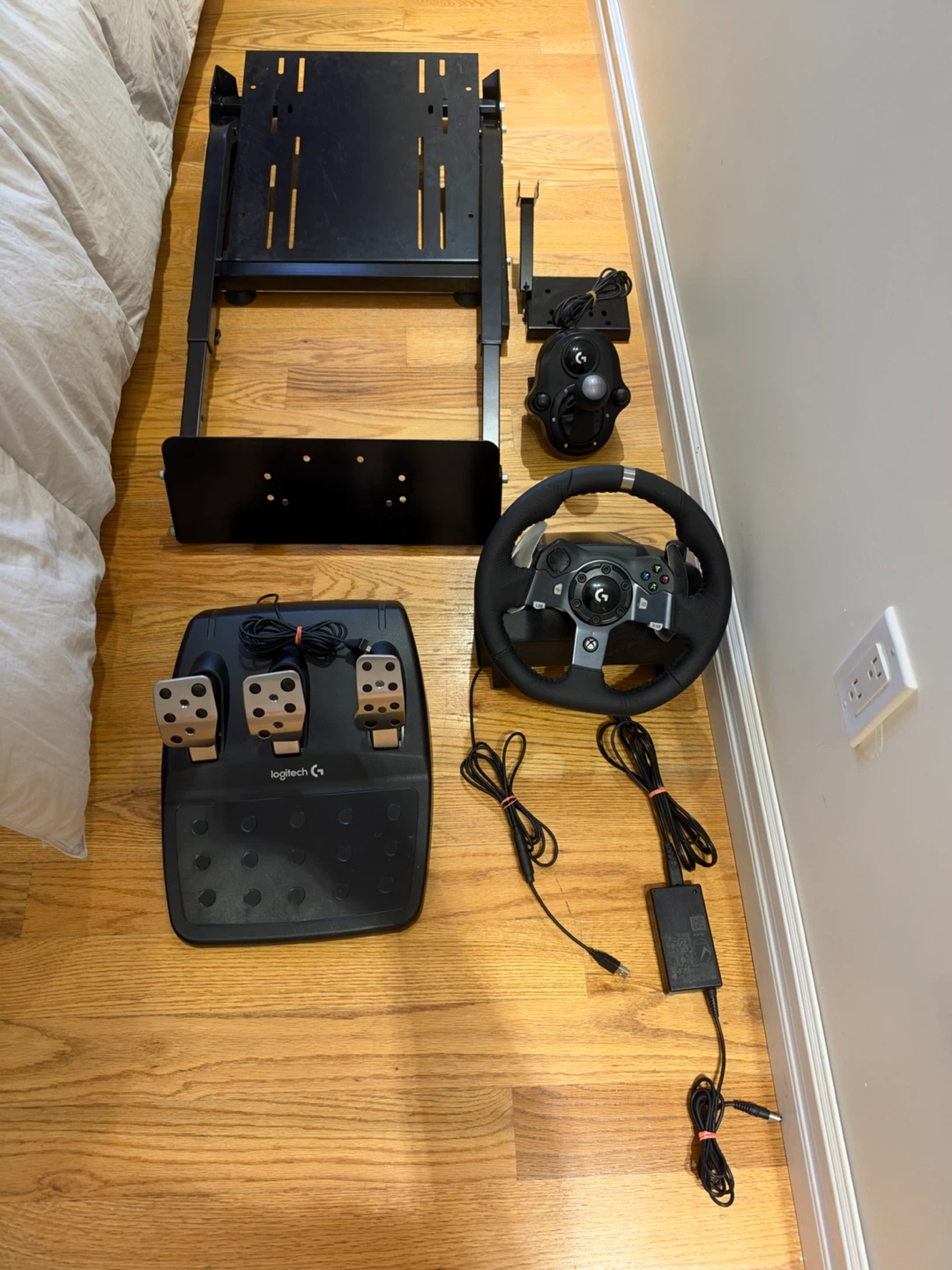 Logitech G920 Racing Wheel with Pedals and Shifter