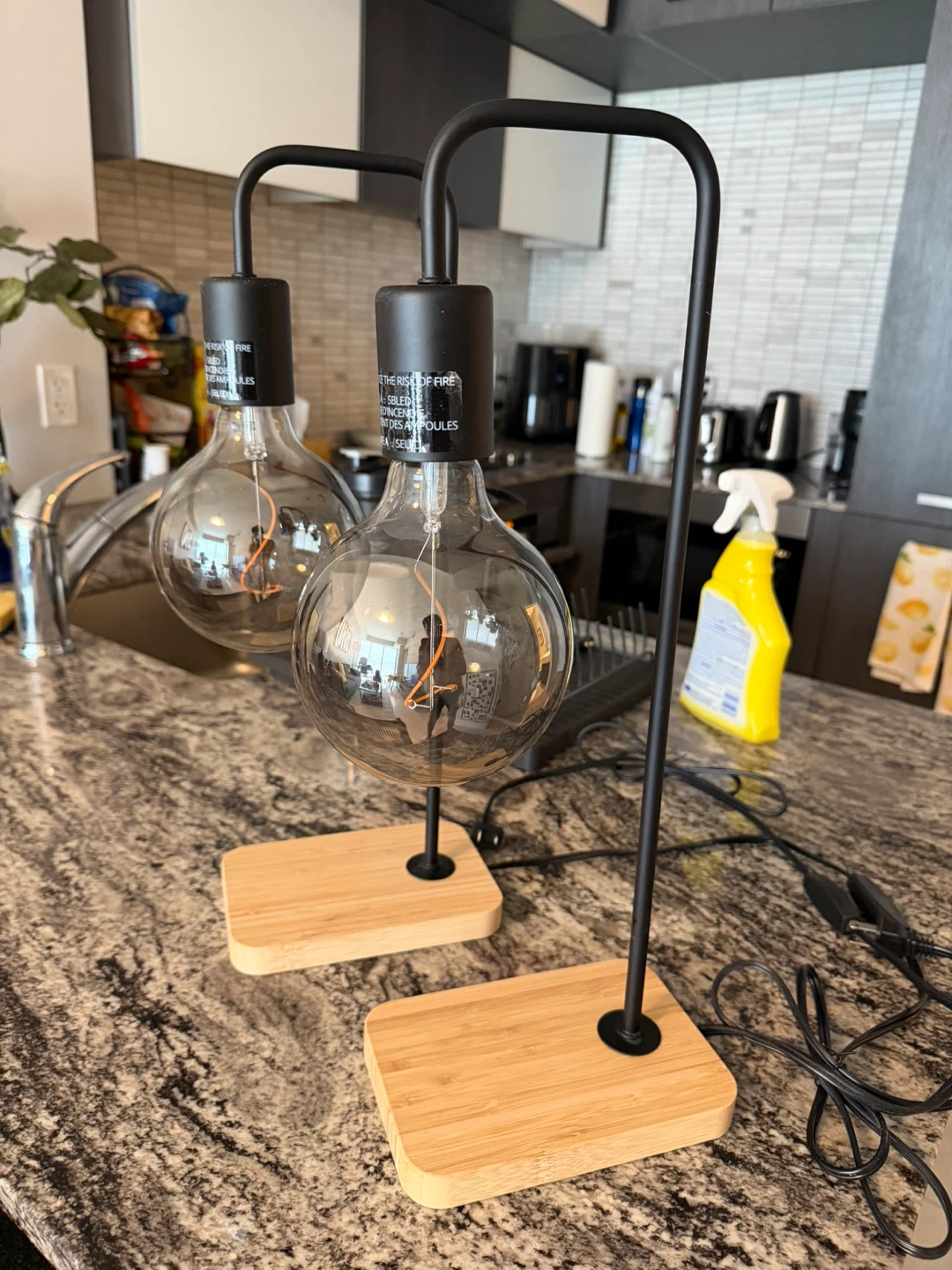 IKEA Table Lamps (Pair) w/ MOLNÄRT Bulbs – Like New, Moving Sale - photo 3