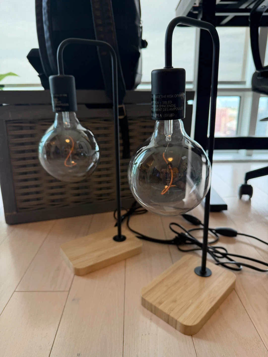 IKEA Table Lamps (Pair) w/ MOLNÄRT Bulbs – Like New, Moving Sale - photo 4