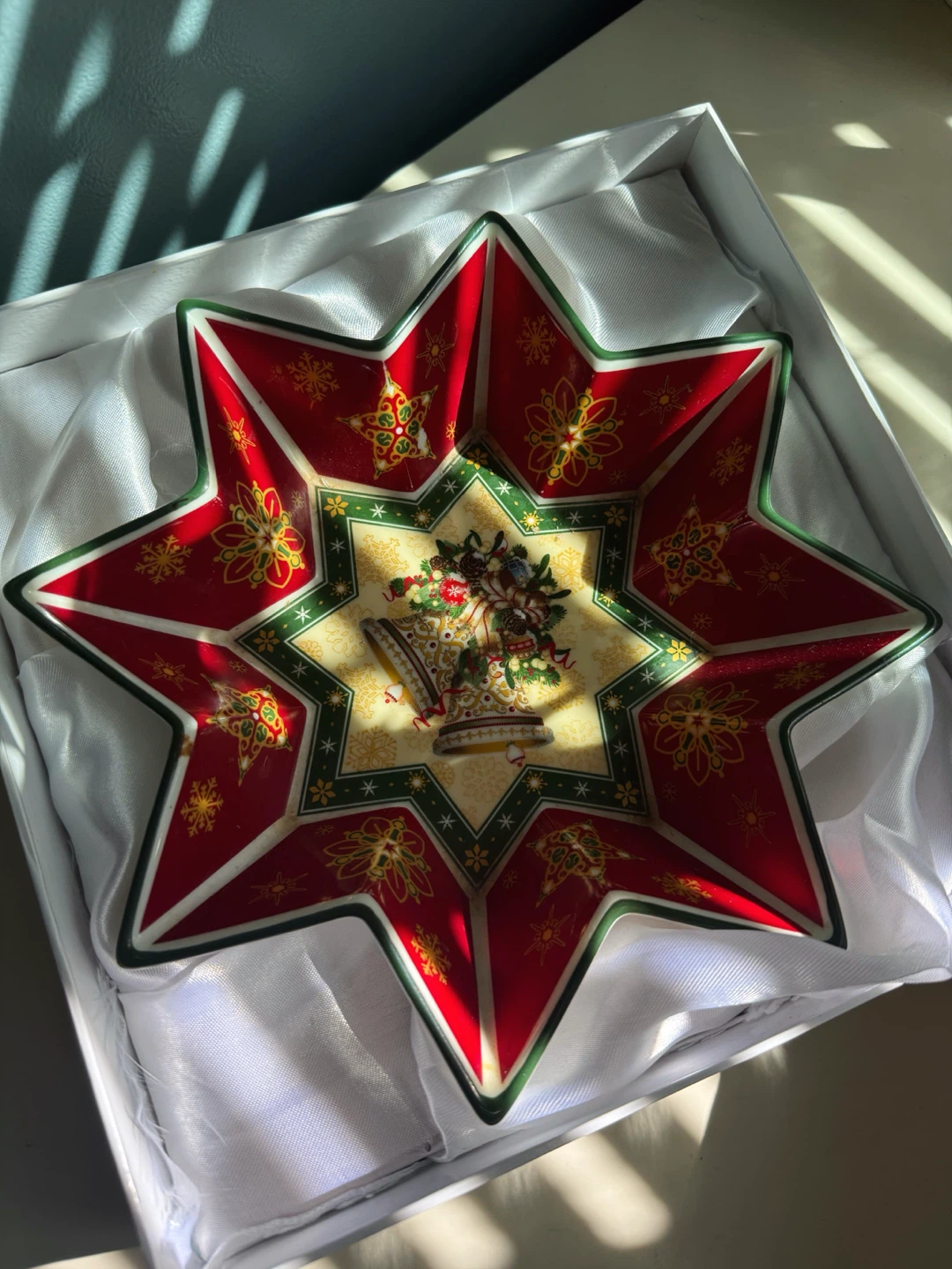 Christmas Star-Shaped Porcelain Bowl – 32cm