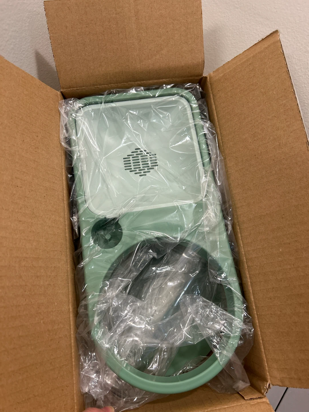 Brand New PAKEWAY Pet Food & Water Bowl Set (Green) - photo 2