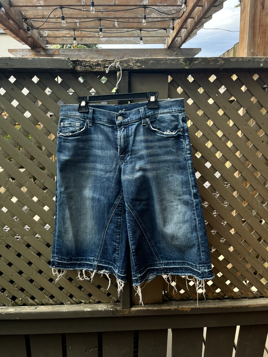 Silver brand denim shorts/capris