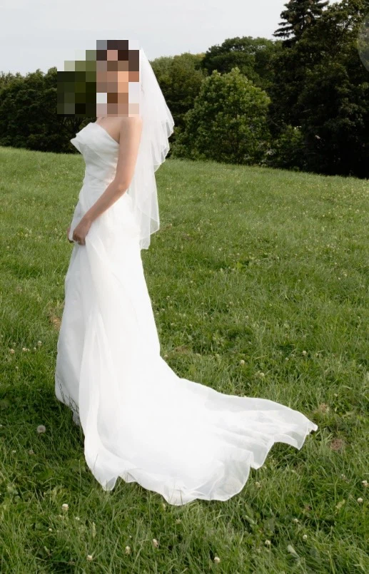 White Off-the-Shoulder Wedding Dress - photo 2