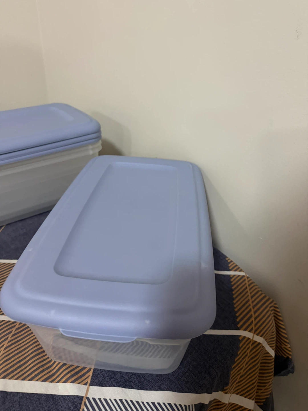10 Clear Plastic Storage containers with Blue Lids - photo 2