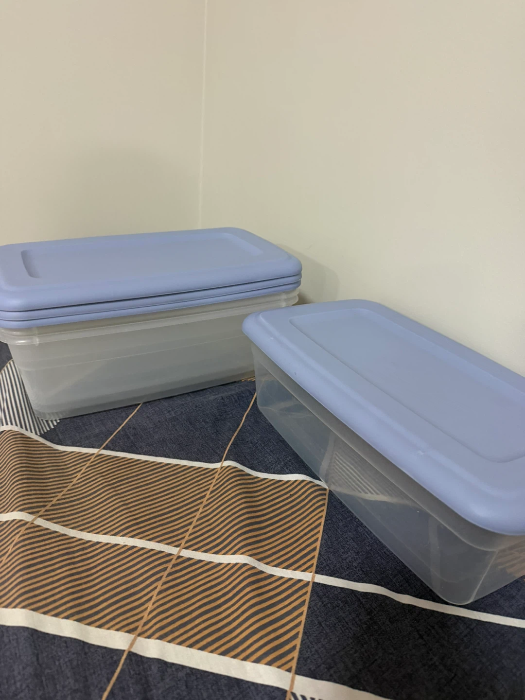 10 Clear Plastic Storage containers with Blue Lids - photo 3