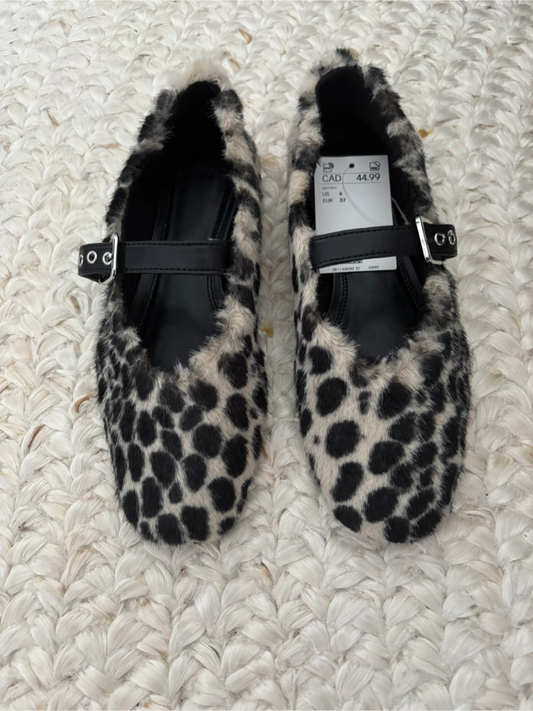 H&M Leopard Print Faux Fur Flats Size 6