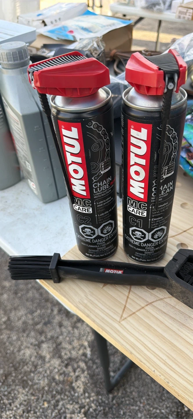 Motul C1 Chain Clean and C2 Chain Lube Set with Brush