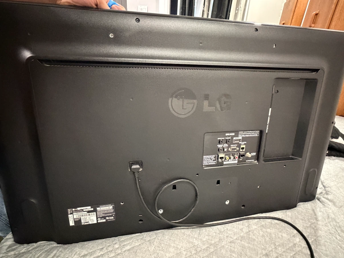 LG 42 inch LED Television - photo 2