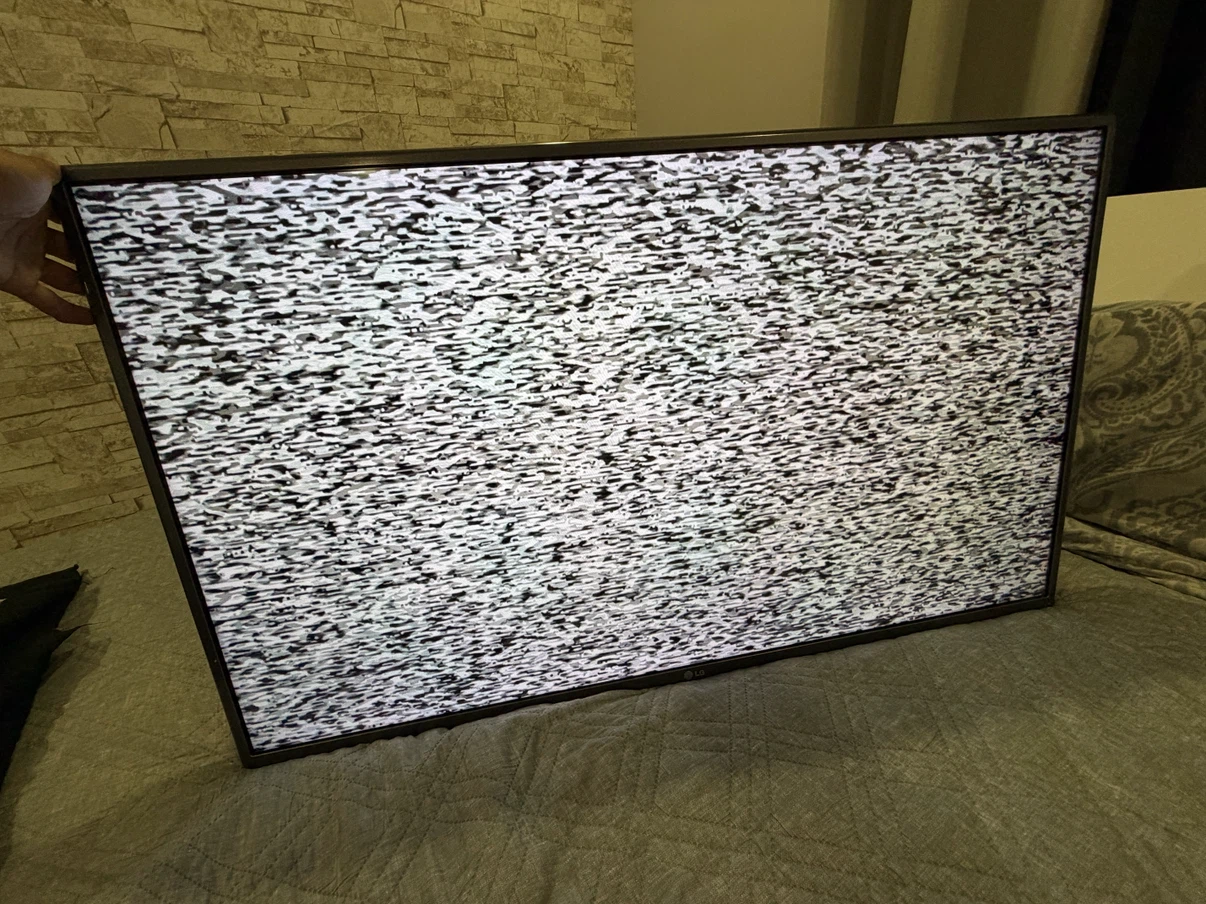 LG 42 inch LED Television - photo 3