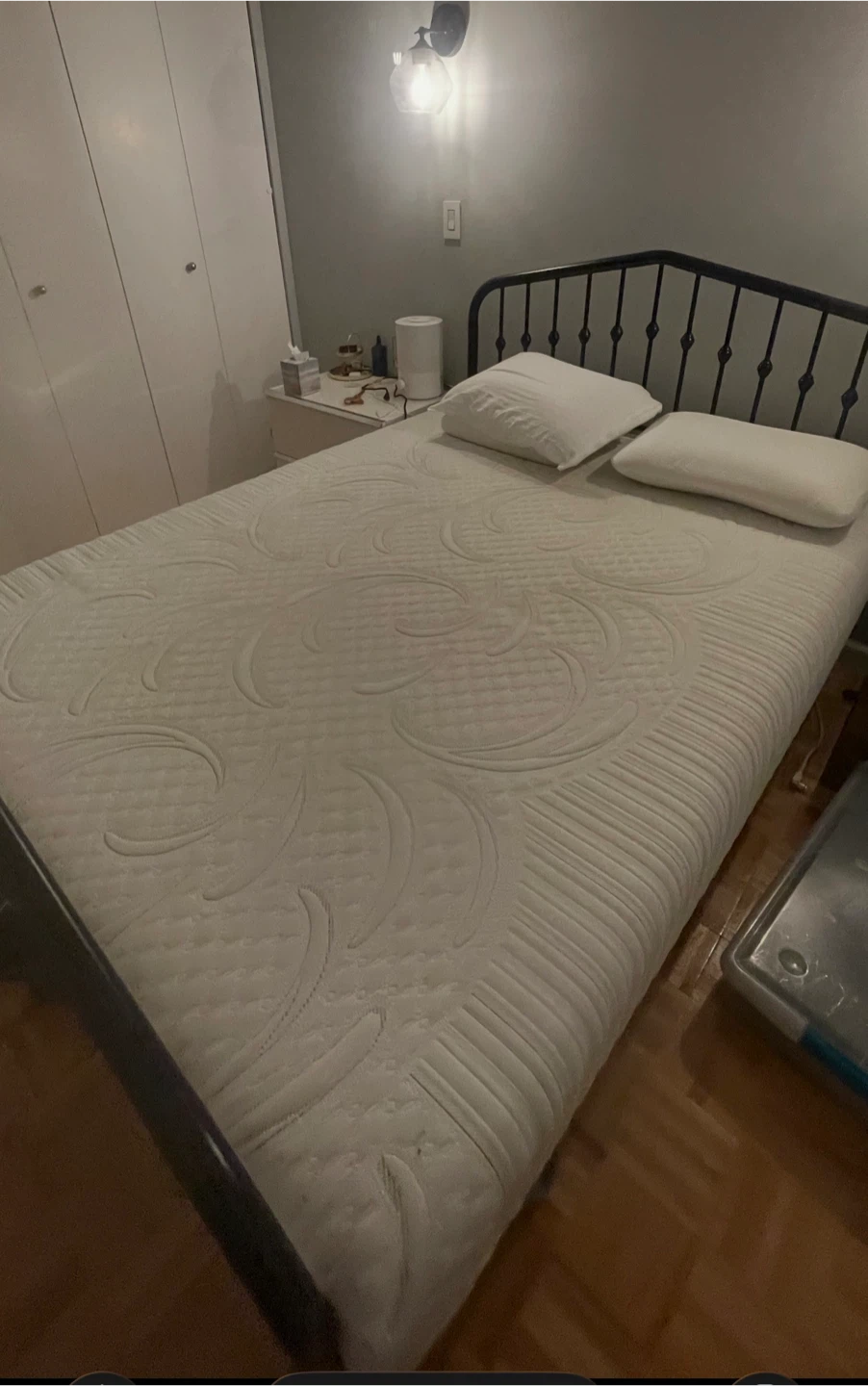 Serta iComfort queen Mattress - photo 2