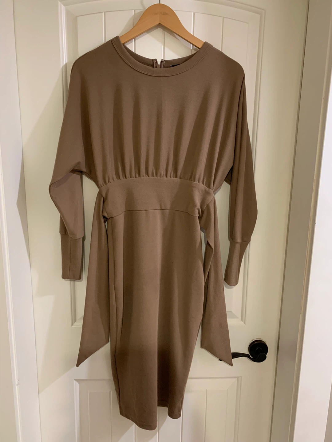 Taupe Tie-Waist Long-Sleeve Dress - photo 2