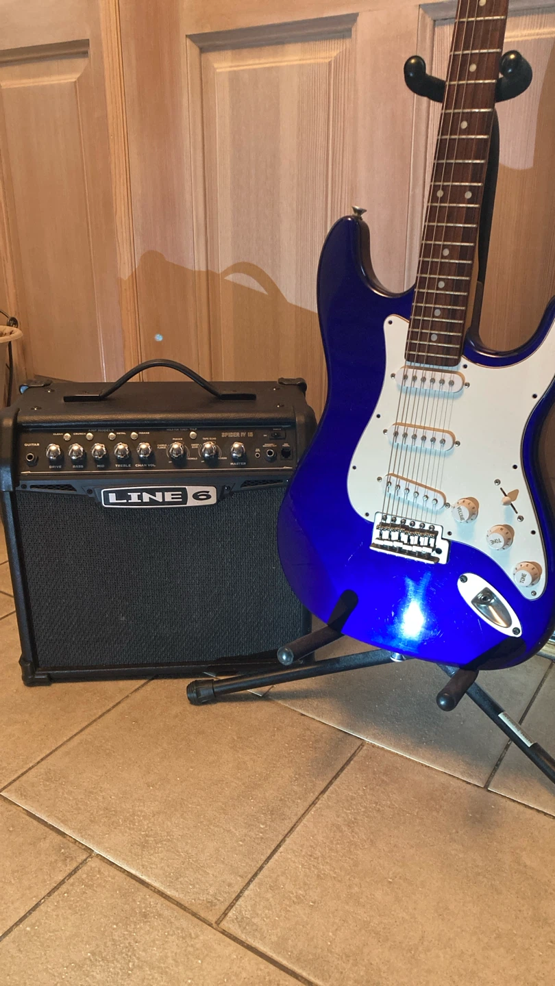 Aria SGT  Series Stratocaster & Line 6 Spider IV Guita