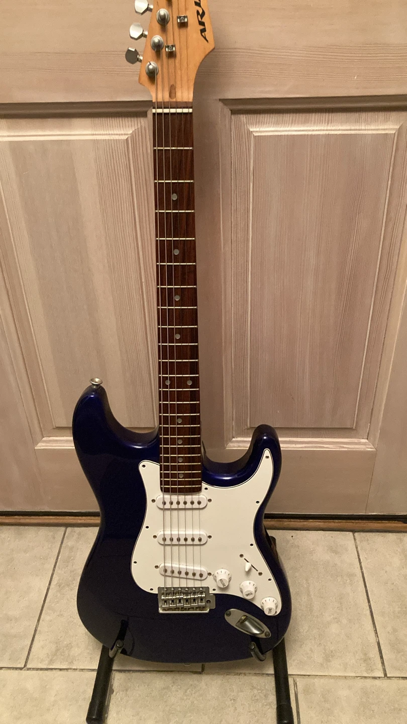 Aria SGT  Series Stratocaster & Line 6 Spider IV Guita - photo 3
