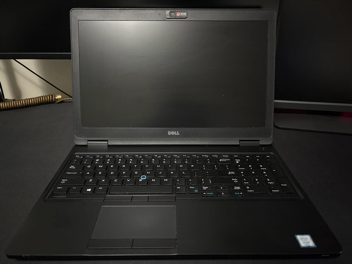 Dell Precision 3520 Xeon 16GB 1TB SSD IPS Win11 Pro
