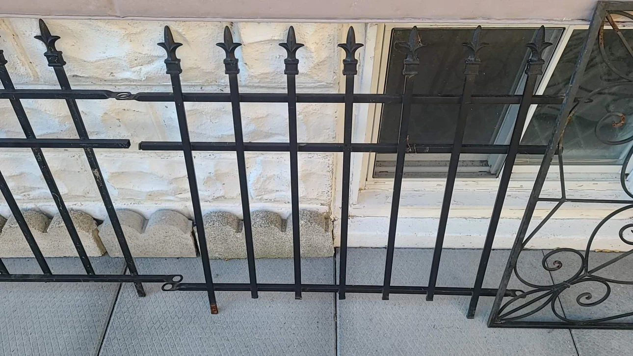 Decorative Metal Fencing Pieces - photo 3