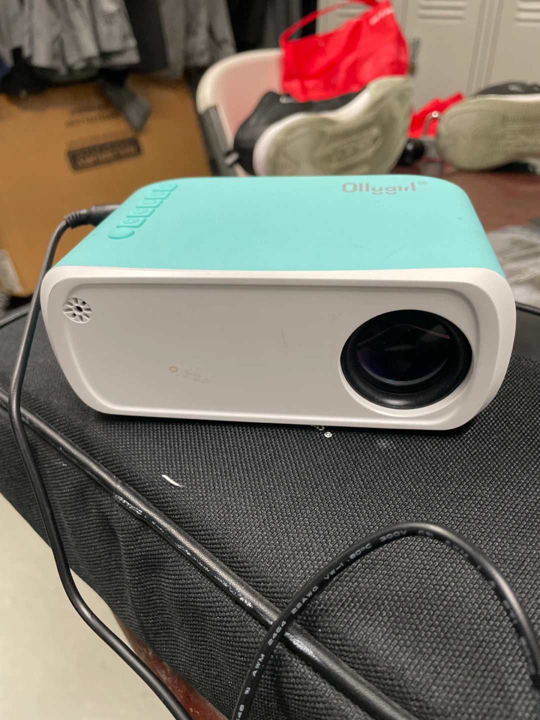 Ollygirl Portable Projector - photo 2