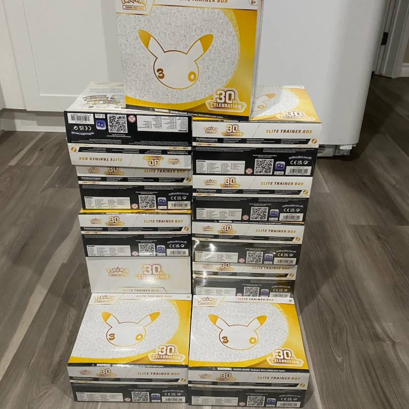 Pokemon Celebrations Elite Trainer Box