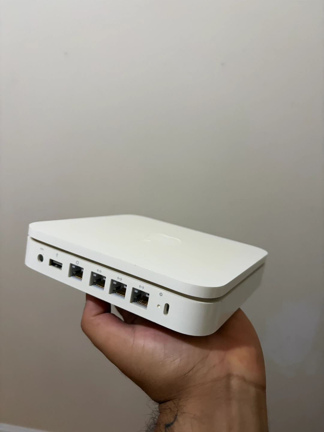 Apple AirPort Extreme Base Station Model A1354 - photo 2