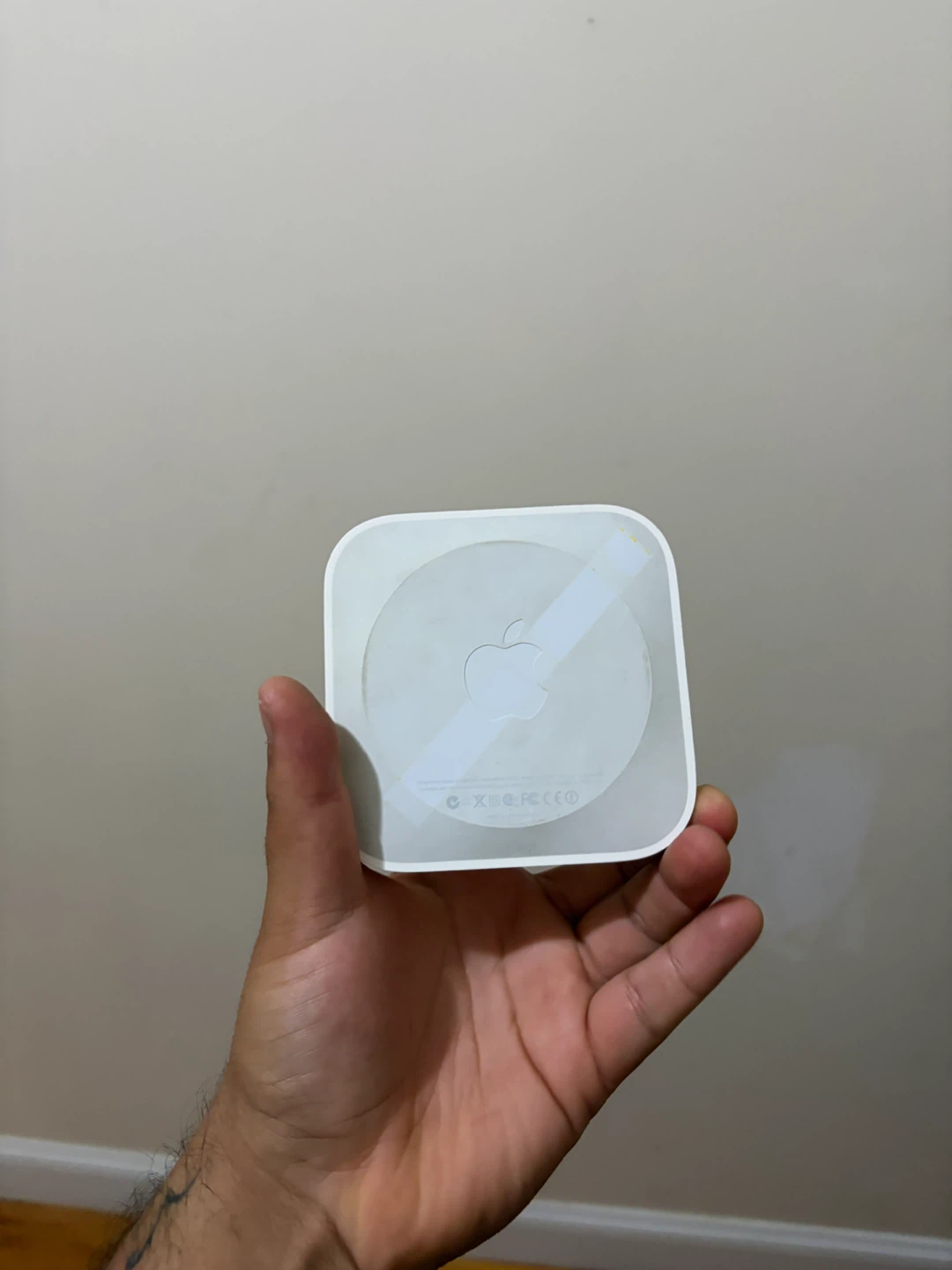 Apple AirPort Express Base Station - photo 3