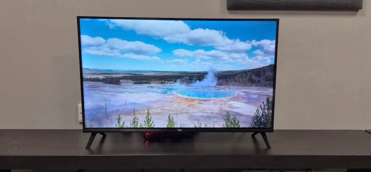 TCL 32-inch 1080p Roku Smart LED TV