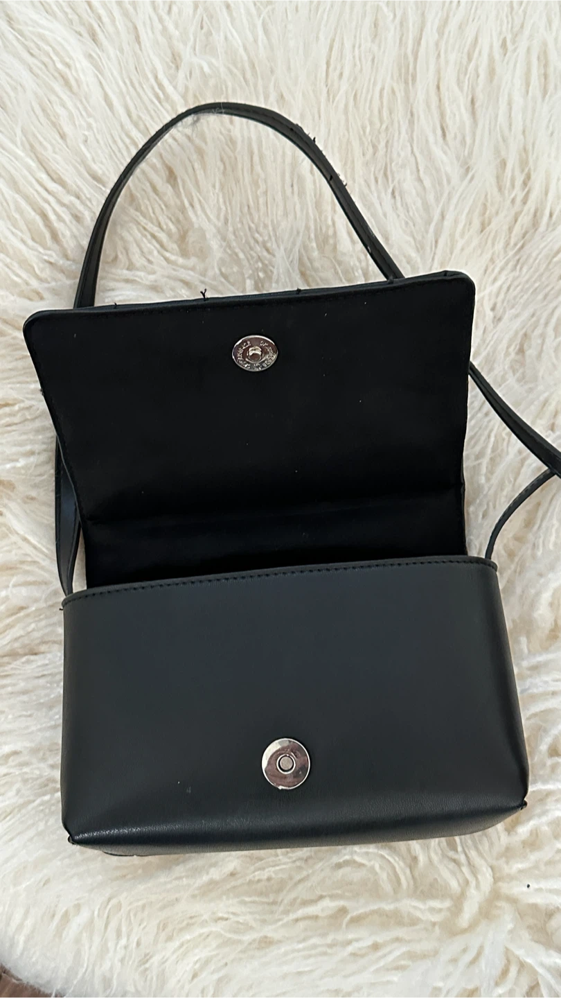 Black Quilted Crossbody Bag - photo 3