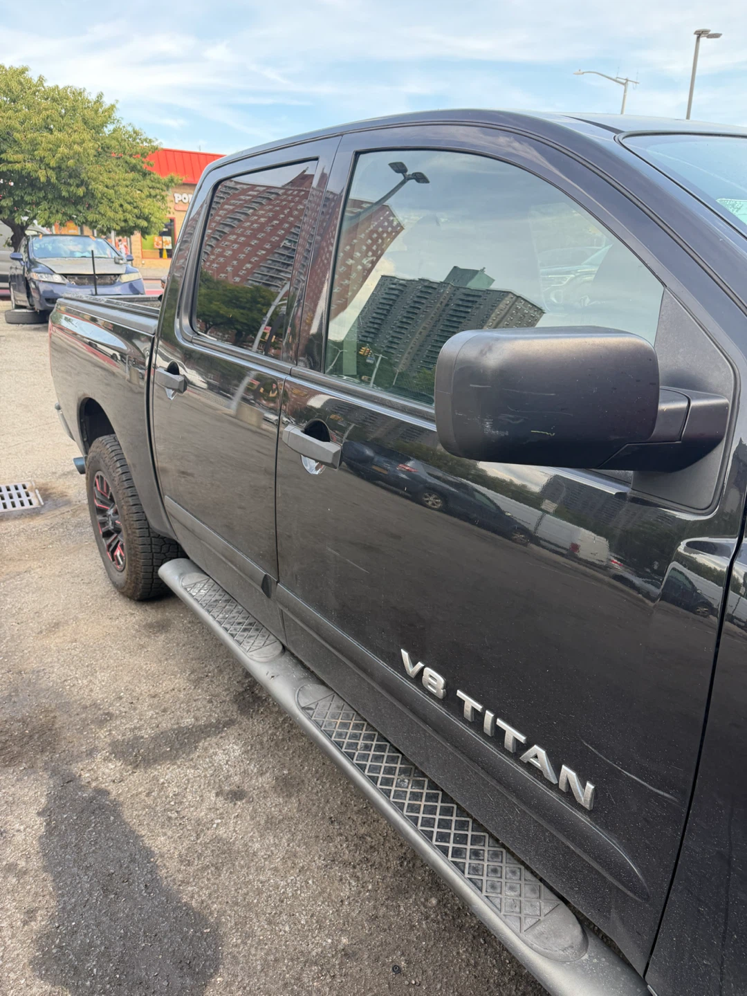 Nissan Titan SV 4x4 V8 Pickup Truck - photo 4