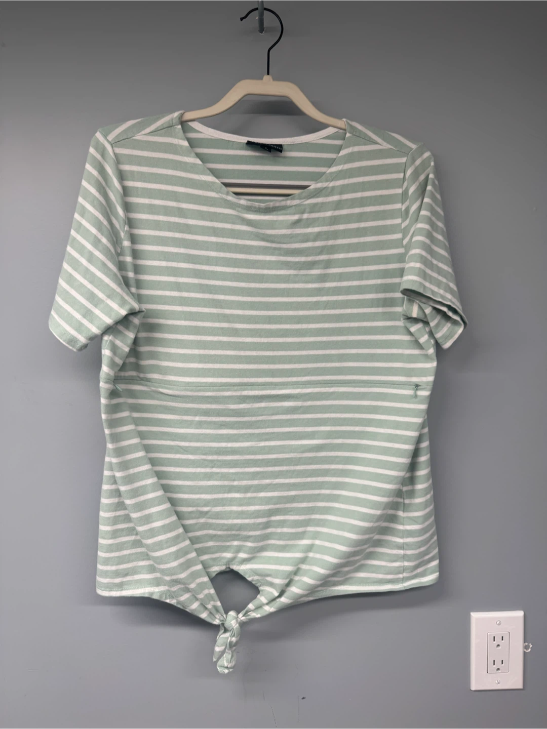 Nursing Queen Striped Nursing Top, Size Large