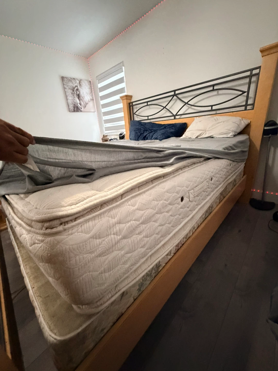 King Size Bed Frame with Wood and Metal Design - photo 4