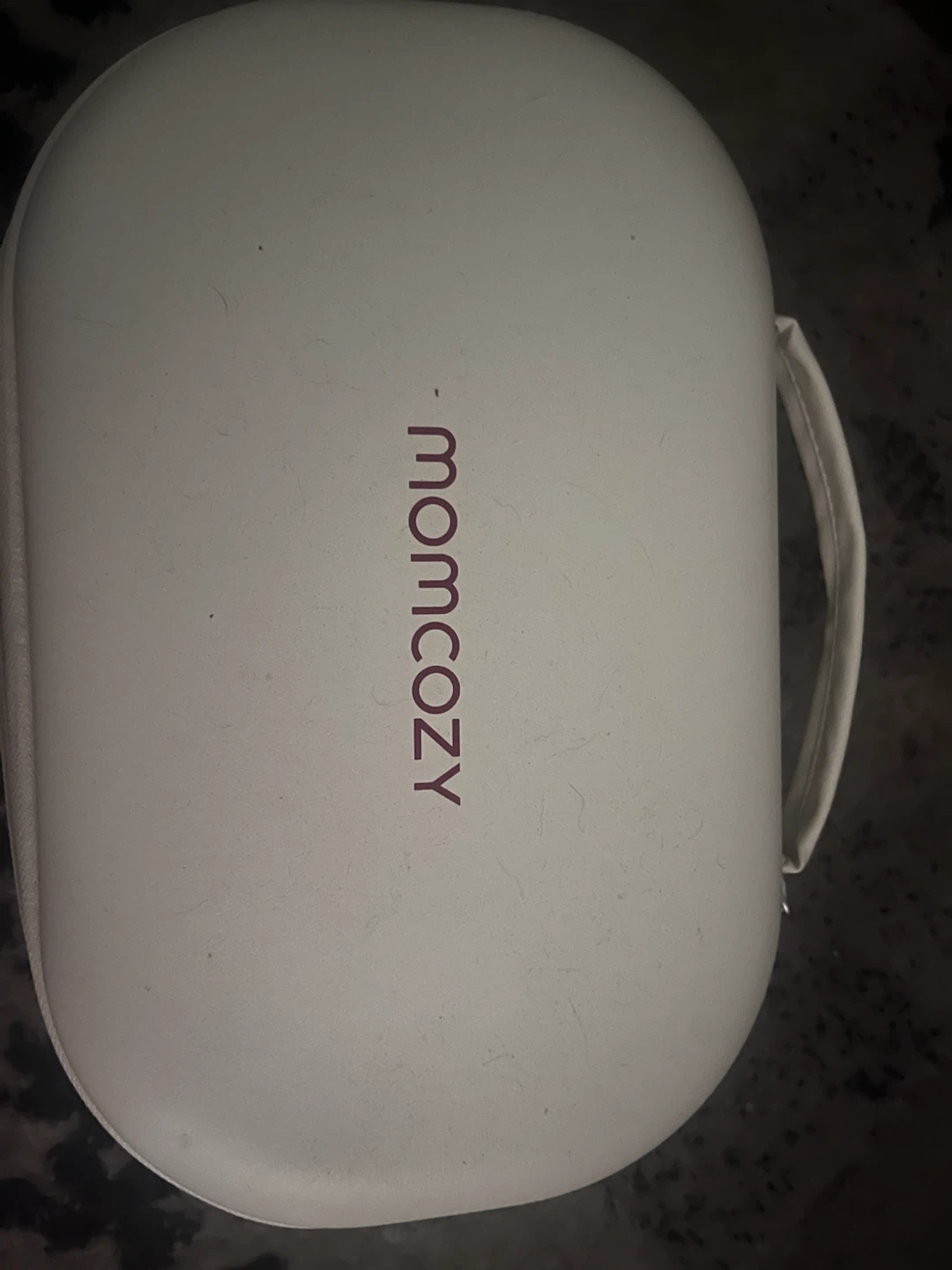 Momcozy Mobile Style™ Hands-free Slim Breast Pump | M6