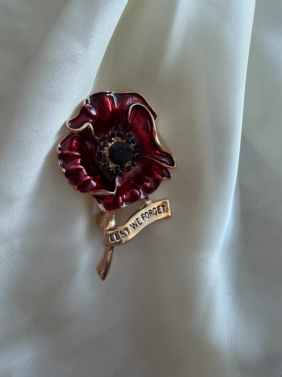 Lest We Forget Poppy Brooch - photo 4