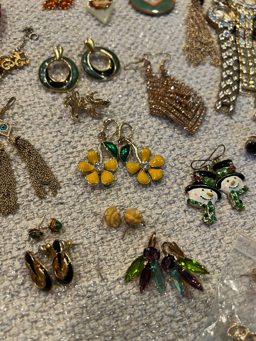 105-Pc Vintage Jewelry Collection - photo 4