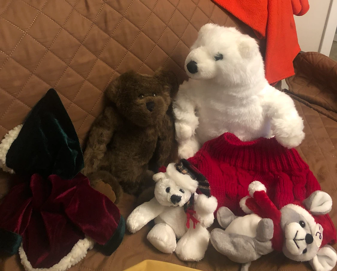 Set of 4 Holiday Plush Toys - photo 4