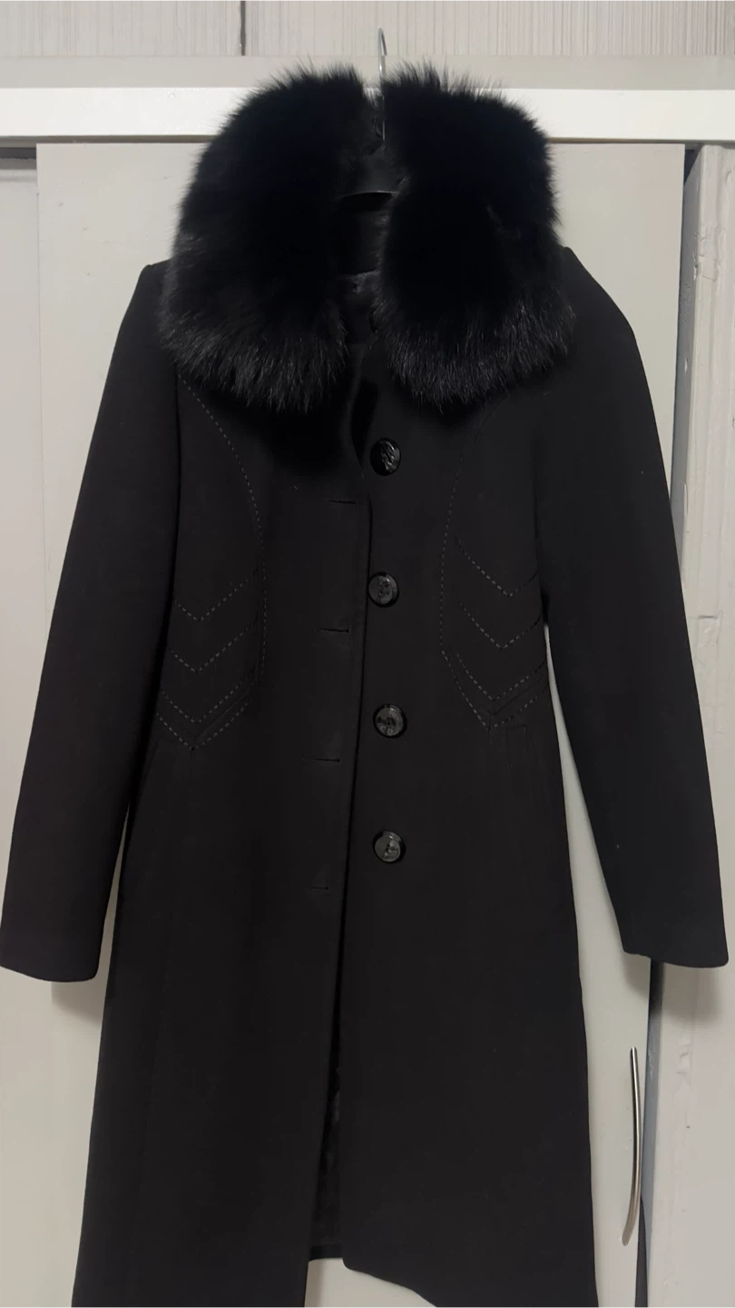 Black Women'sCoat 36 size(s-xs) with Fur Collar
