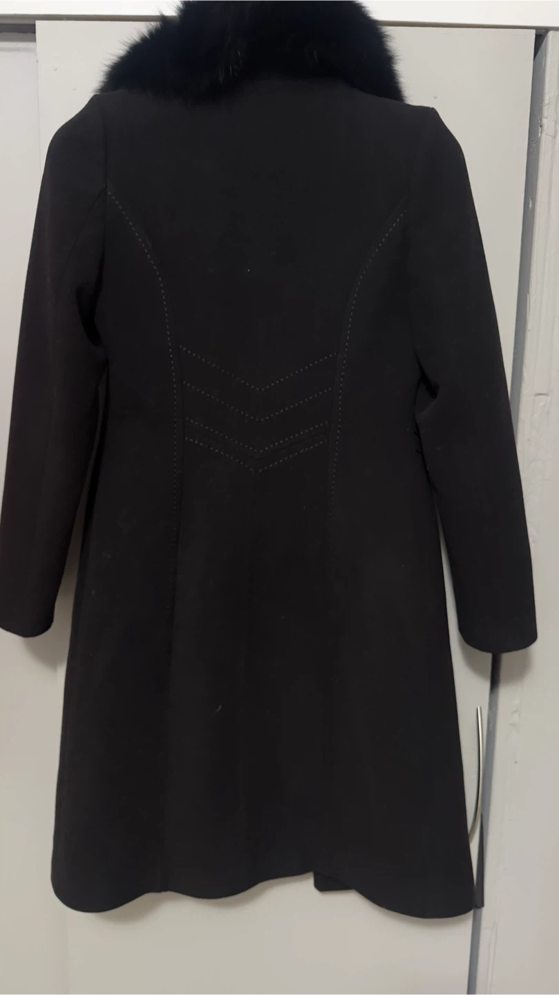 Black Women'sCoat 36 size(s-xs) with Fur Collar - photo 2