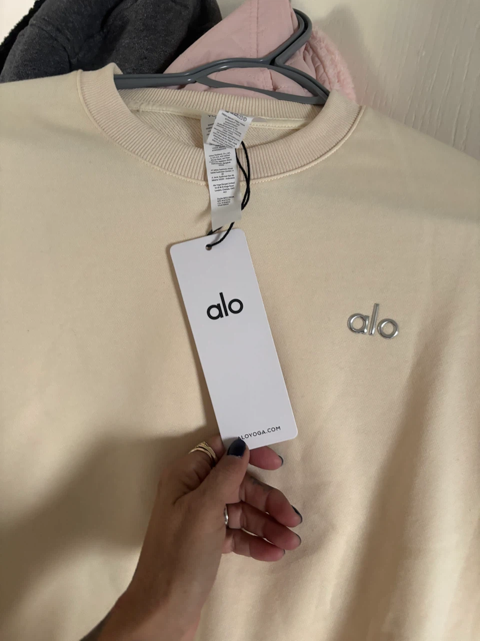 Alo Yoga Cream Crewneck Sweatshirt
