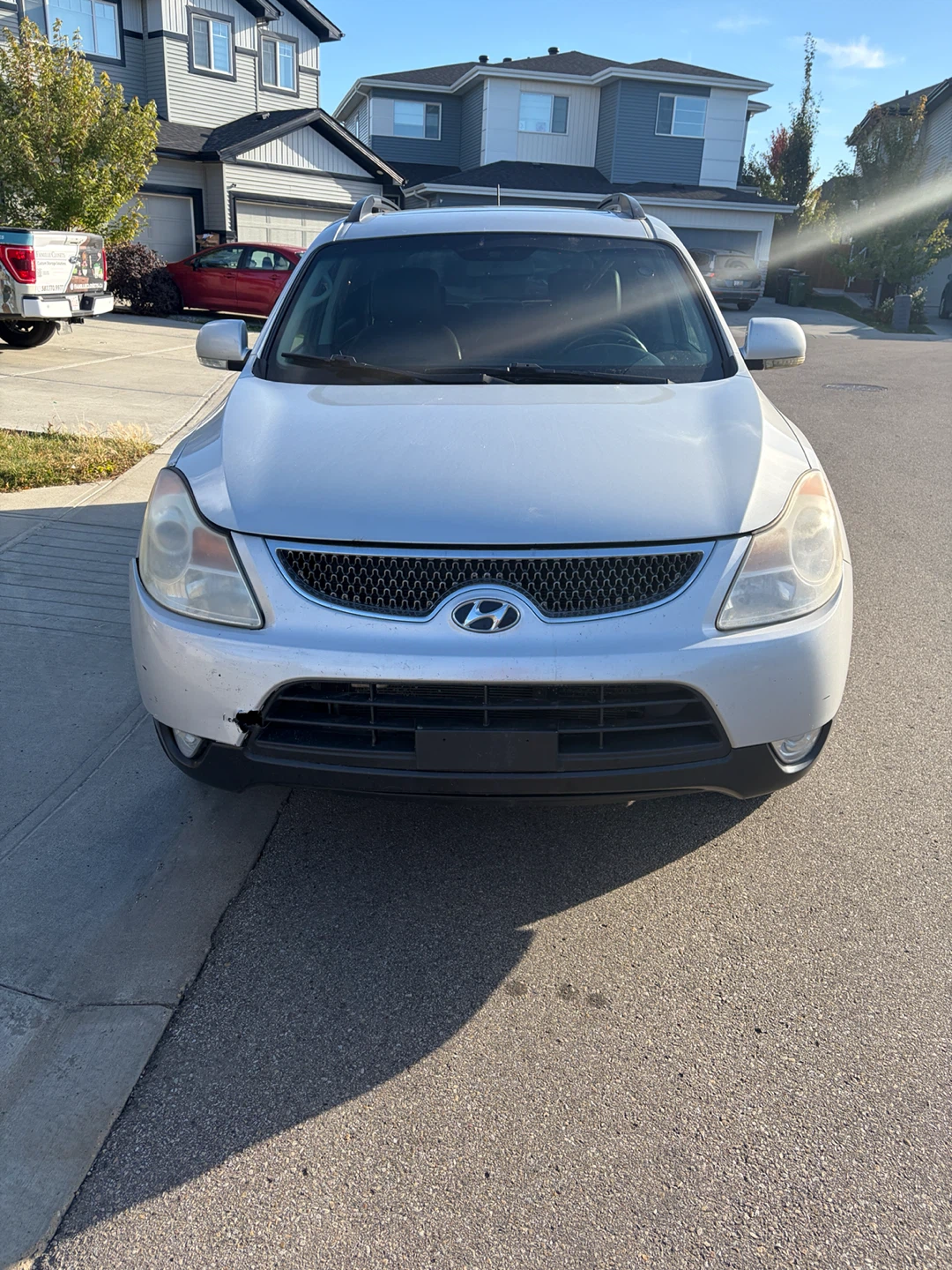 Silver Hyundai Veracruz AWD - photo 2