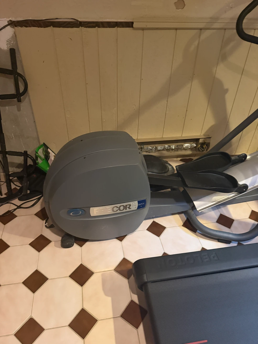 Precor EFX 5.21i Elliptical Trainer