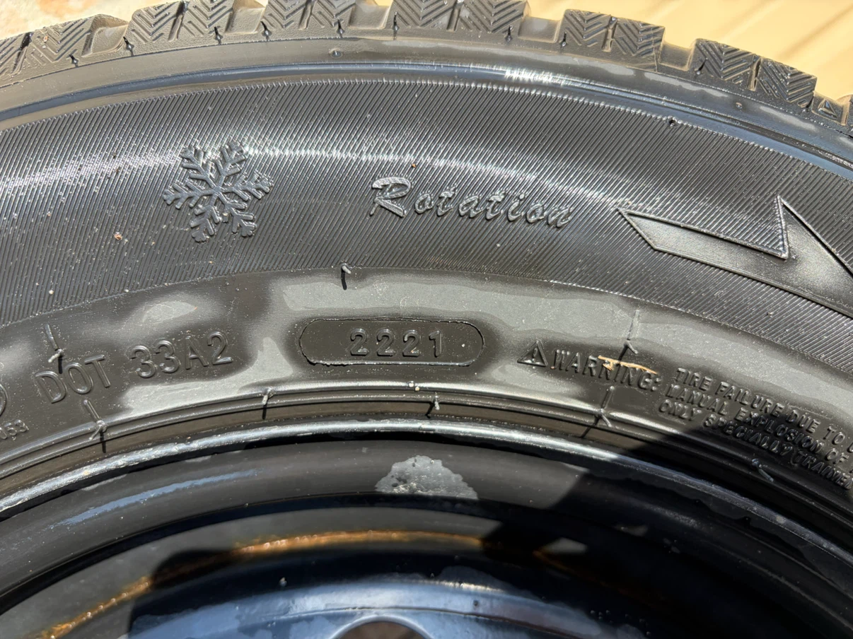 Bridgestone Blizzak Winter Tires 205/65R15 + Rims Set of 4 - photo 4