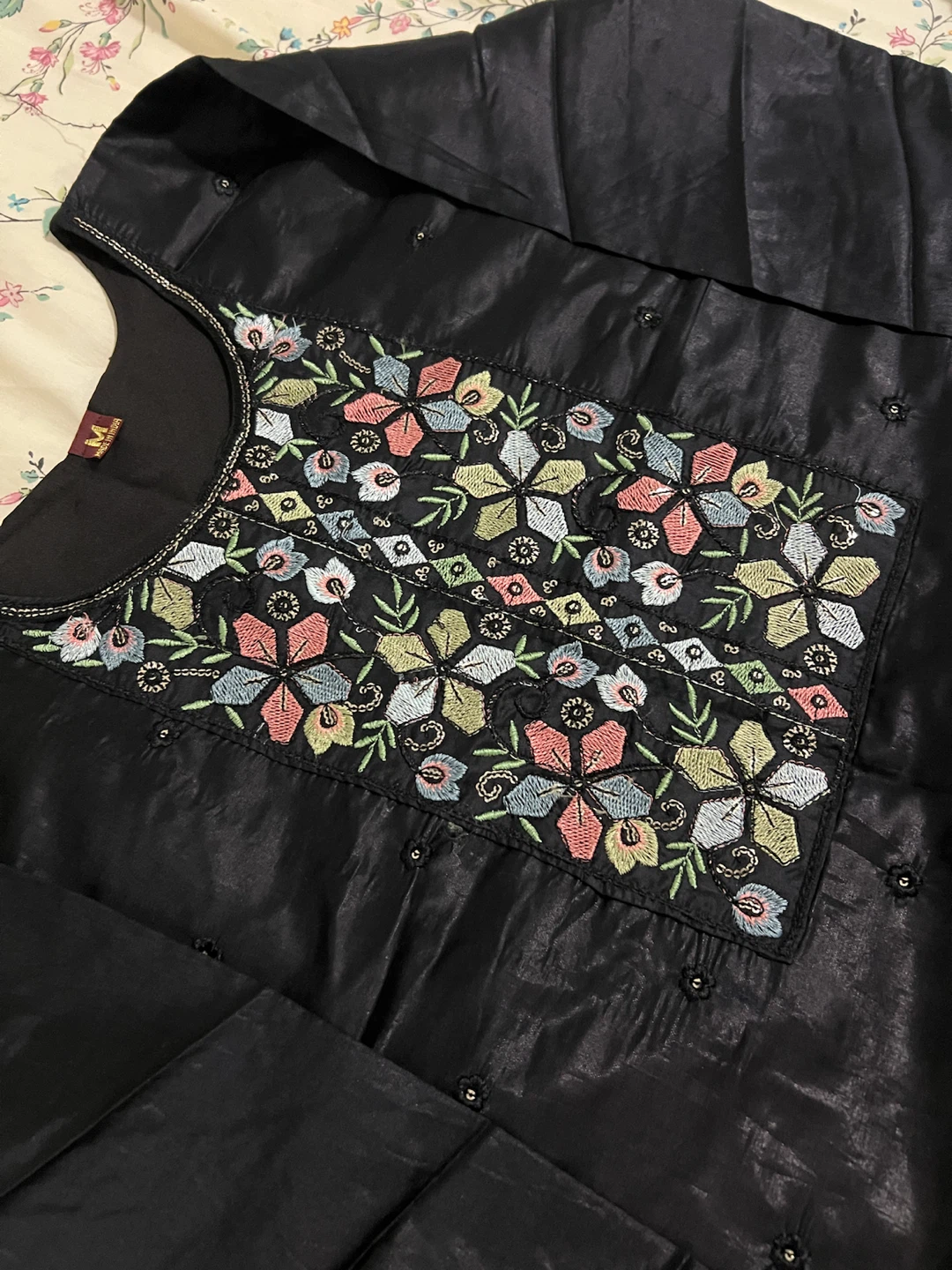 Black Embroidered Indian Suit Set - Size M - photo 4