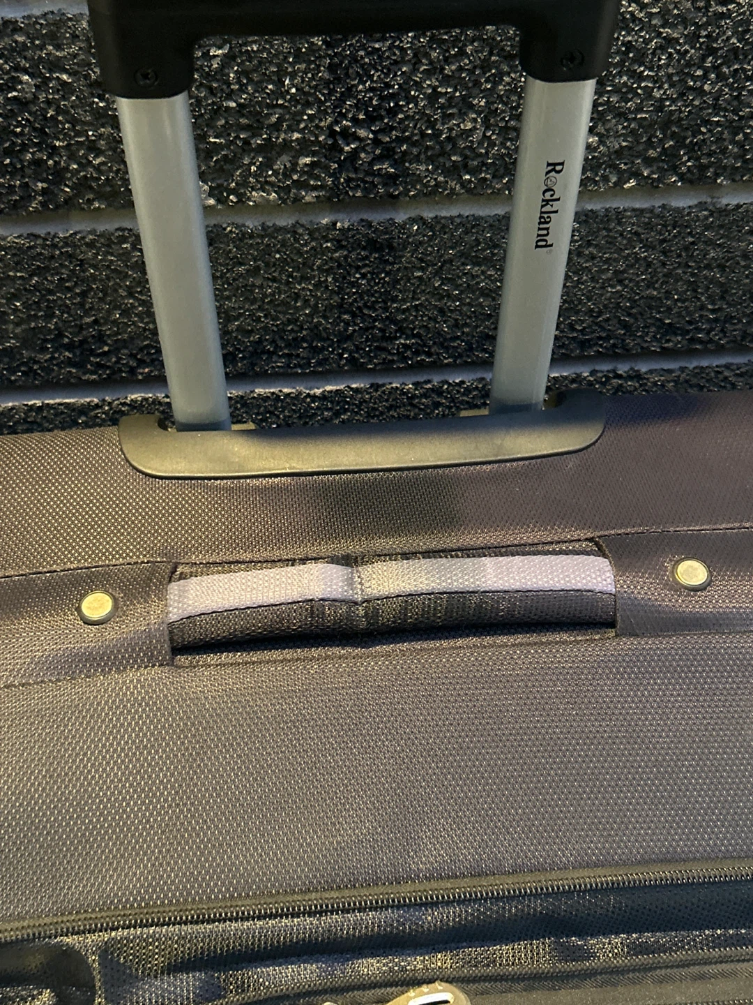 28" Samsonite and 30" Rockland Luggage Set - photo 3