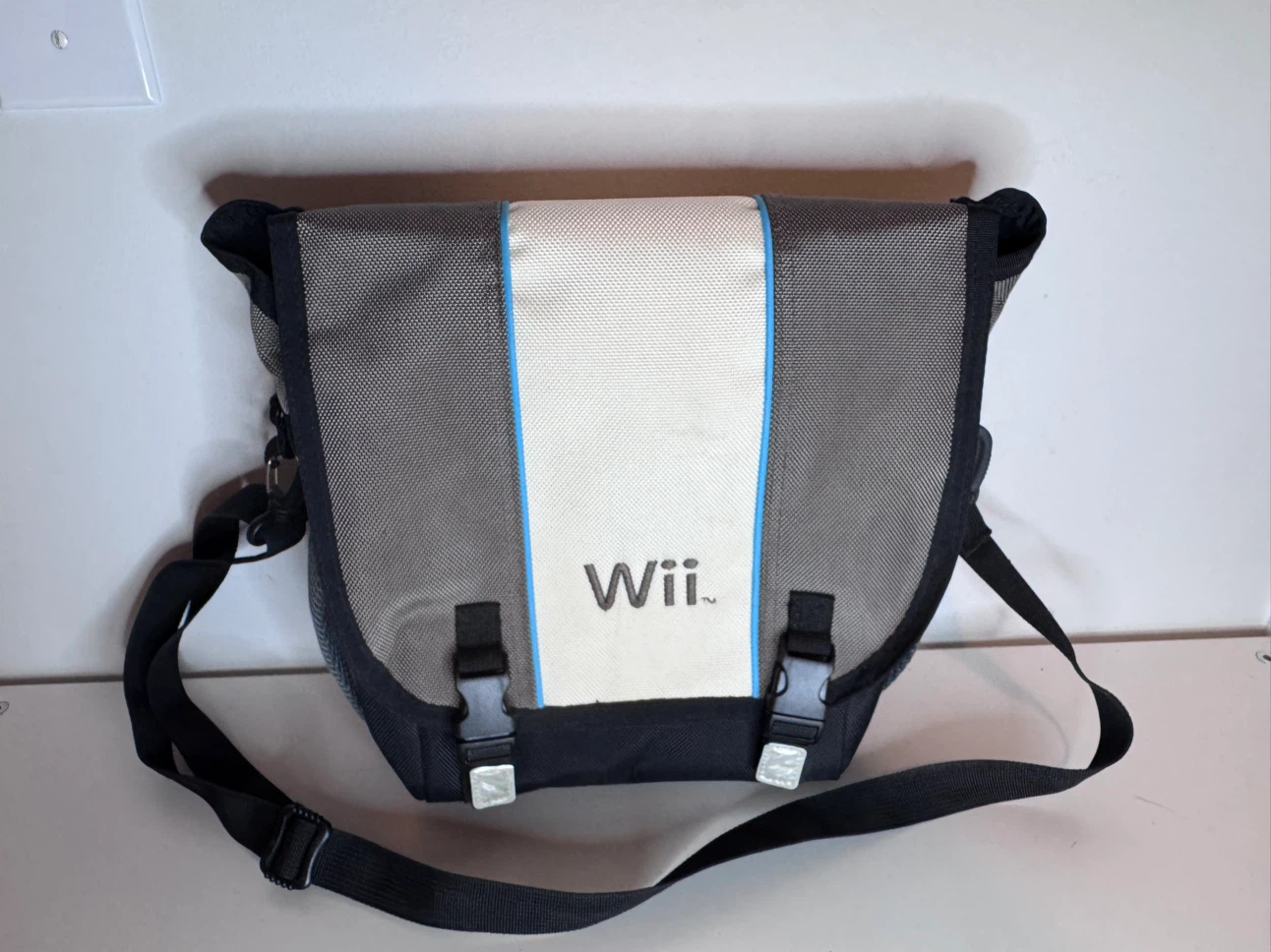 Nintendo Wii Messenger Carry Bag