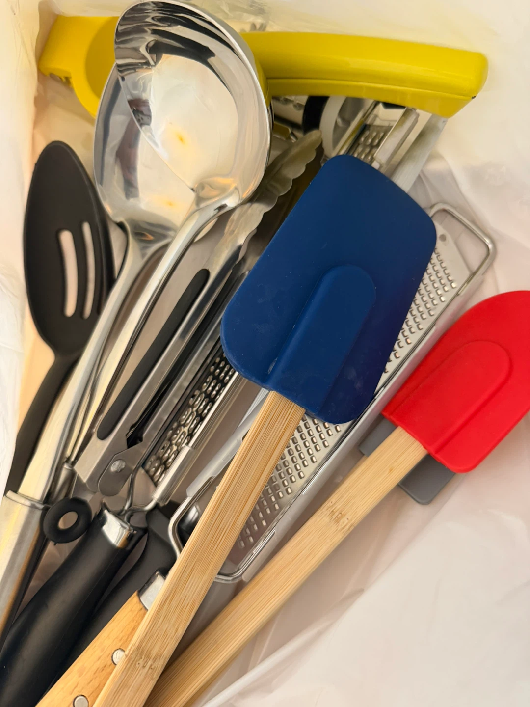 Assorted Kitchen Utensil Set