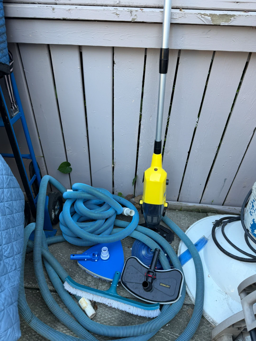 Swimming Pool Cleaning Kit with Vacuum and Accessories - photo 3
